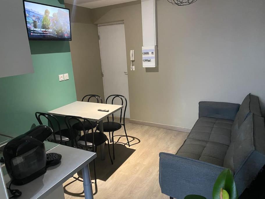 Appartement 4 - Hyper Centre - 1 A 4 Personnes Douai Exterior foto